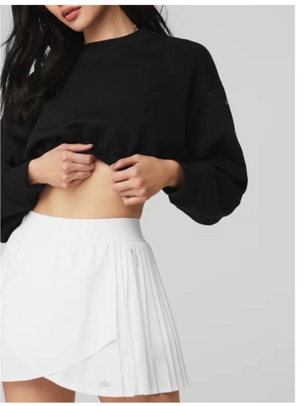 Alo Yoga Devotion Crop Crewneck Pullover in Black